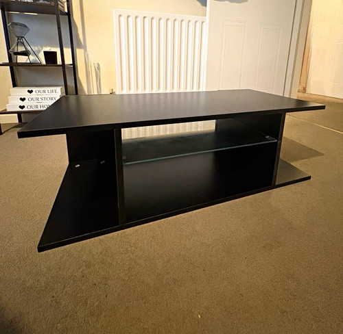 Black stand with - tv, glass